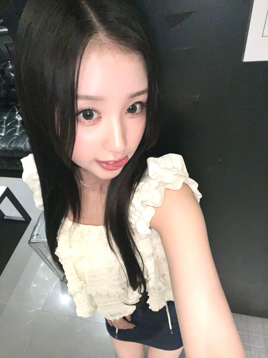 l_van1w's tweet photo. 생일축하해🎂 사랑해💕 https://t.co/UjcTTAAGpy