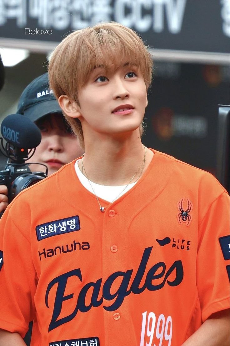 poteetoow's tweet photo. MY EAGLES BOYS 🧡🦅 https://t.co/JpUYzLCLdu