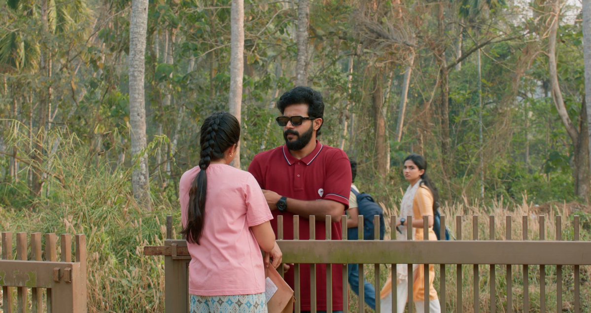 afsinX's tweet photo. Short film so goated that prime #MamithaBaiju is a random background walker. https://t.co/vivFAE0OVv