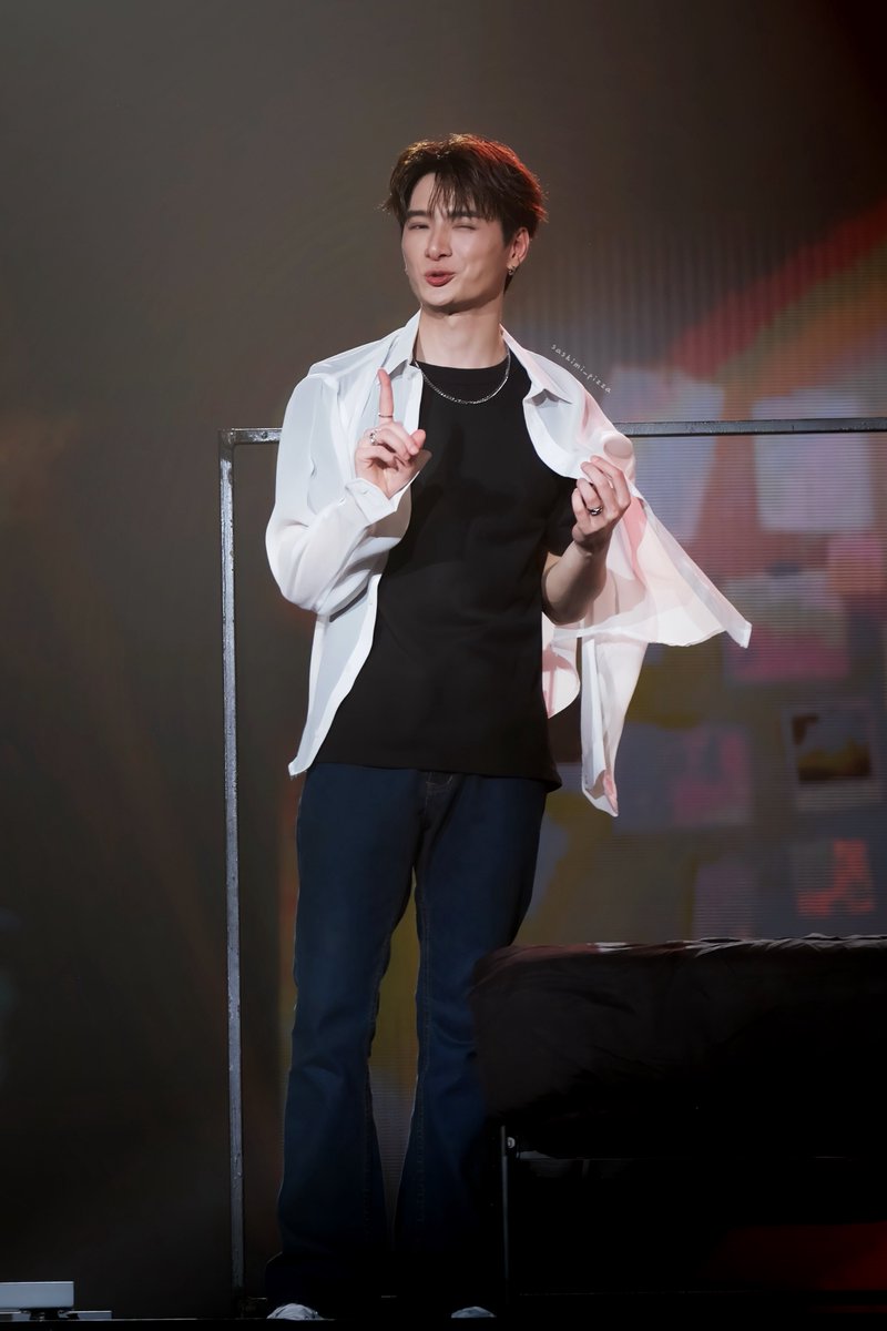 sashimi_pizza's tweet photo. เมื่อวานคนดูโหยหวนเพราะถอด 
ส่วนวันนี้โหยหวนเพรบะไม่ถอด 5555
โอ๊ยยยยยย 😆

SOTUS FRIENDSHIP NEVER ENDS

#KristPerawat @kristtps 
#SOTUS10thYearConcert
#SOTUS10thYearConcertD2 
30.08.2026 https://t.co/DZqeRlFCwh