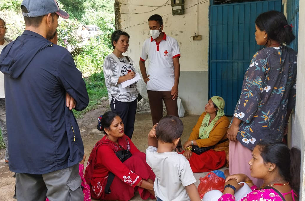 ICRC_nd's tweet photo. ICRC staff is on the ground in #Nuwakot, closely working with the @NepalRedCross teams &amp; volunteers as part of efforts to reconnect families separated by this tragedy through our work in Restoring Family Links (RFL). https://t.co/cBvznBxoYp