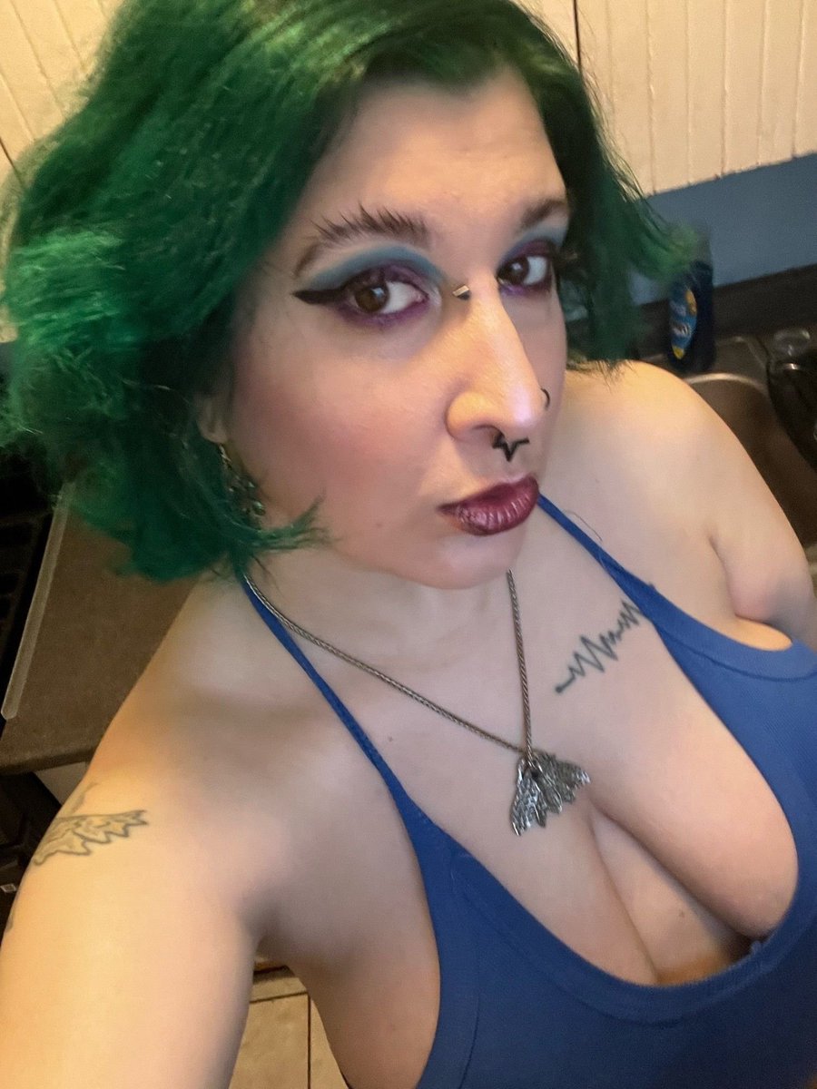 CamSharksHQ's tweet photo. CamSharksLIVE Proudly Presents: 🎟️

Sexy Webcam XxX #MILF CamModel #ShaeWednesday

https://t.co/hXIqL3hrlY (18+)

🎯FREE Cam2Cam
🎯FREE Sign-Up
🎯FREE Guest Chat

#NowPlaying
#NSFW https://t.co/xBPJUmLn8S