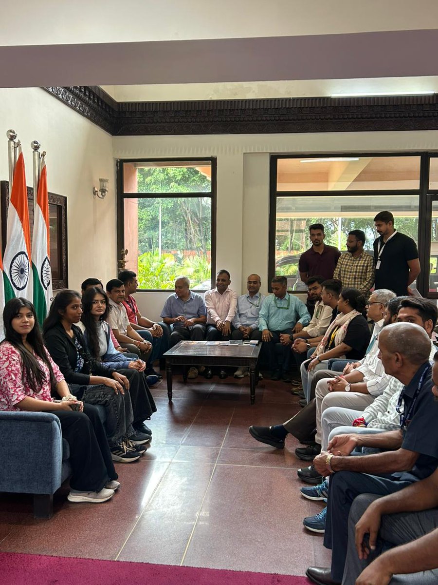 navsri6619's tweet photo. Met the members of Indian Forensic Team that arrived on 4th relief flight to Kathmandu. They will be working with their Nepali counterparts to support the analysis of DNA samples of those who lost their lives in the tragic flash flood in #Rasuwa. 
India will continue to strongly support the ongoing relief efforts of Nepal
🇮🇳🤝🇳🇵
@MEAIndia @MofaNepal @IndiaInNepal @NepalPoliceHQ