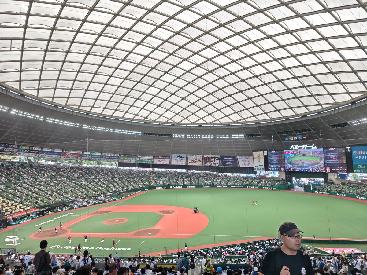 lions924's tweet photo. 現在気温25℃
ファンのために酷暑すら跳ね除ける
神の御業

獅子まんま大行列もだいぶ楽だわー https://t.co/lEZiniA2M9