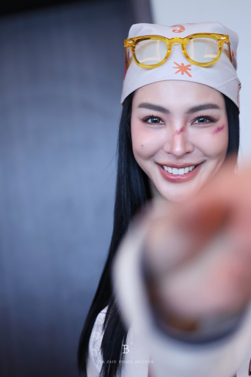 b_for_faye's tweet photo. Too close..! 😭
But still so stunning Faye 🥰✨

FAYE PERFECT SUMMER EVENT
#FayeCNPrivateEvent 
#FayePeraya https://t.co/C6ipo4Iv5W