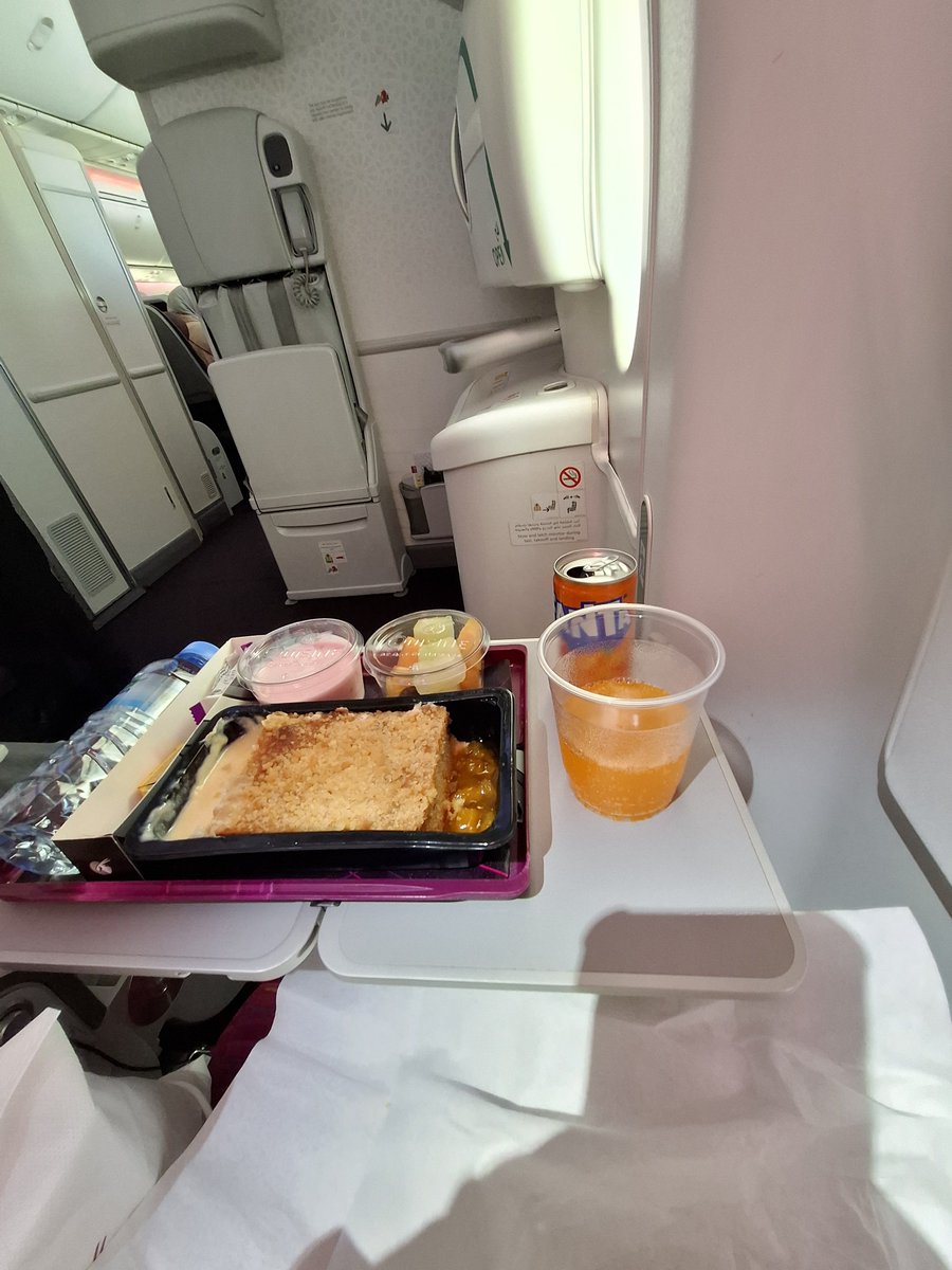 gph1228's tweet photo. Another breakfast on my flight from Doha to Düsseldorf.
I’m absolutely stuffed now. 😁😁😁
Schönen Sonntag, ihr Lieben.
🫶🏽🙏🏽🍀
#qatarairways #bestairline #loveislove #exitrow https://t.co/pvArpKTMJ5