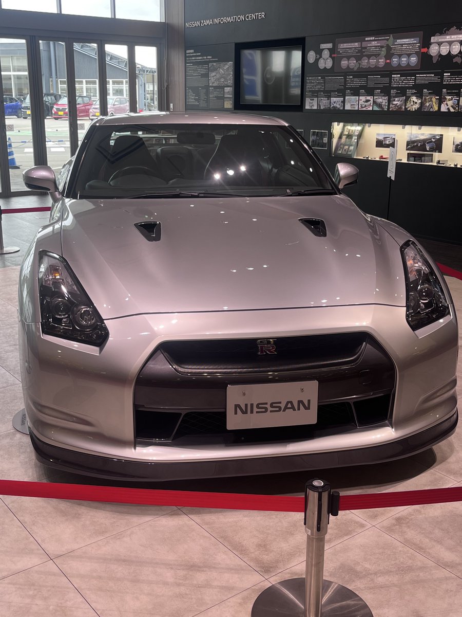 u125ascot's tweet photo. 近所のスーパー行ったら、初期モンR35が…

説明文からゴーンが消されてて草 https://t.co/hdXPETVWJL