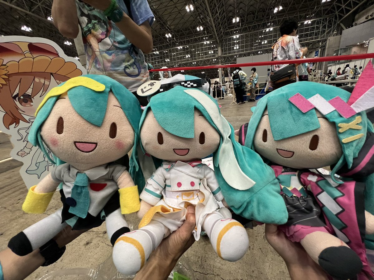 MK_Tattda's tweet photo. @634THz さんとふわぬい併せ！
左の子の衣装は自作だそう！すげぇ👏 https://t.co/2ZVWlLjwM7