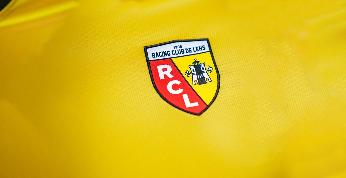 FabriceHawkins's tweet photo. 🚨🇫🇷 EXCLUSIF Jean-Clair Todibo va signer au RC Lens ! Accord trouvé entre Lens et West Ham pour le prêt de l’international français. @RMCsport 

Todibo est déjà à Lens et passe actuellement sa visite médicale. Prêt sans option d’achat. Le défenseur a fait un effort financier important pour faciliter son arrivée. Dans ce dossier, Lens a pris le dessus sur l’OM, freiné par ses contraintes financières.