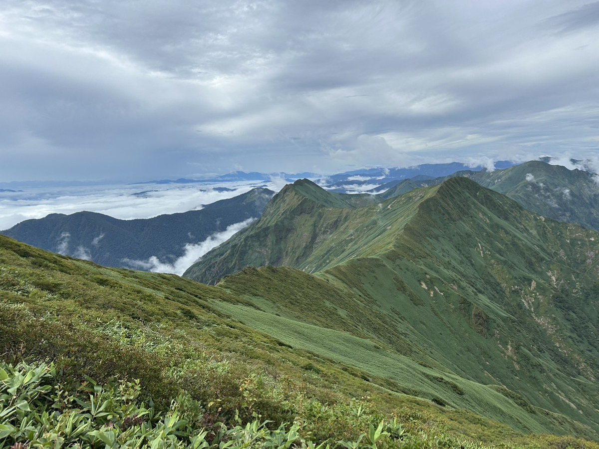 gunmanooyama's tweet photo. 9時半頃の山頂の様子です。 https://t.co/hQAMR7hwhR