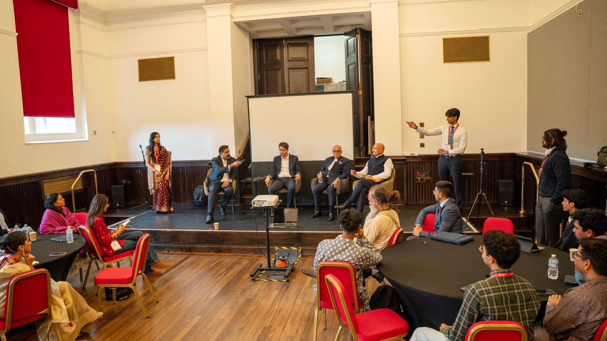 RajivMessage's tweet photo. Glimpses from Day 1 of the Third Banyan Tree Network Meeting in Glasgow, Scotland.
@Banyantree_org @Dr_RichaSinha @ScotHinduFdn @CoHNAOfficial @CohheOfficial @thebritishhindu @IFIMessage
#BTN #banyantreenetwork #UKLaunch #Glasgow https://t.co/cIe0qZ4Pm1