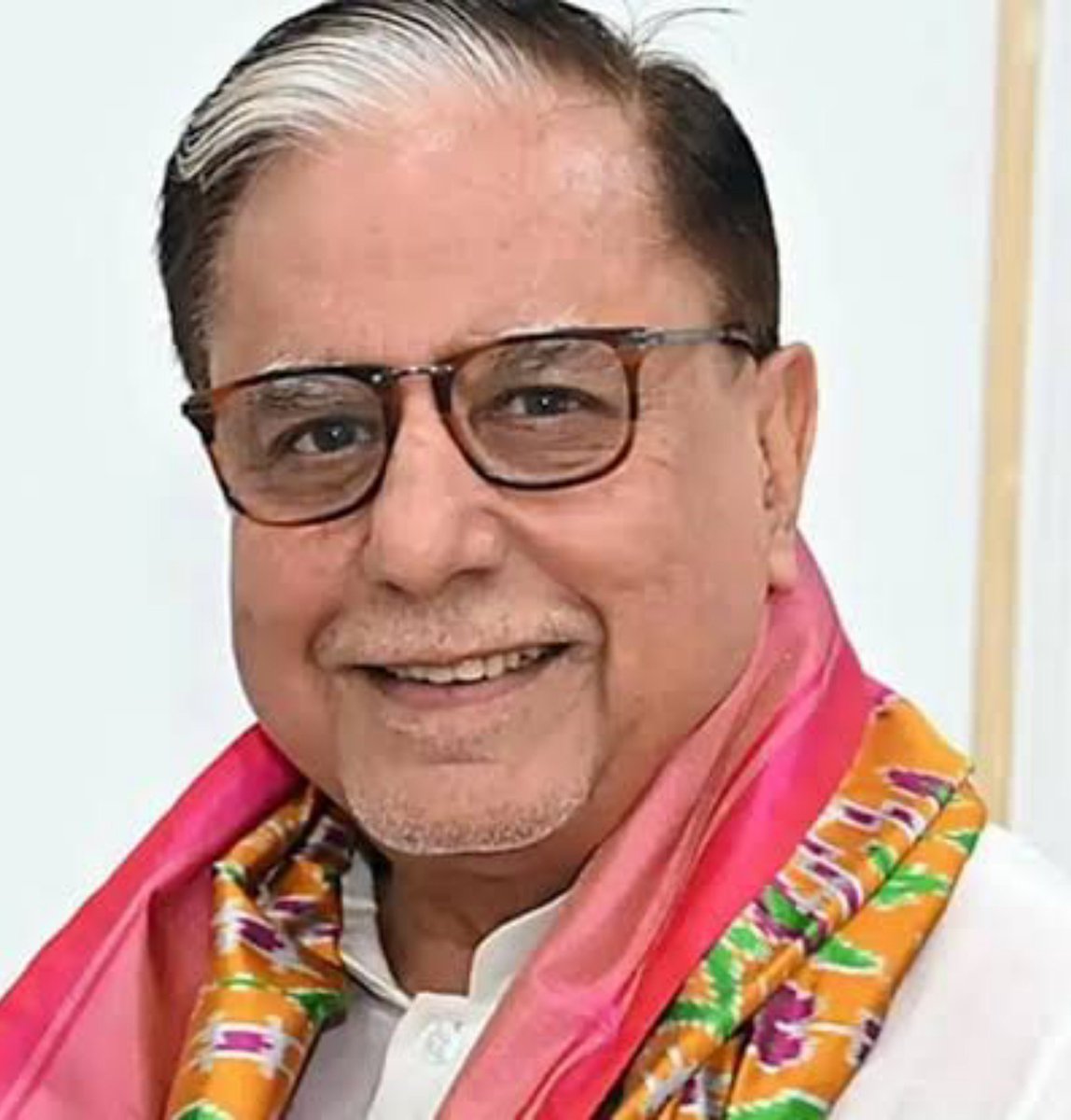 JaikyYadav16's tweet photo. ₹22,006 crore in admitted creditor claims, but only around ₹6.5 crore proposed for recovery — an apparent 99.97% haircut.
Major lenders, including HDFC Bank, LIC Housing Finance, Union Bank and Canara Bank, have questioned the recovery and depth of financial scrutiny.
Billions in claims reduced to almost nothing -  Subhash Chandra, how did you walk away with such extraordinary relief? Give an answer.

#SubhashChandra