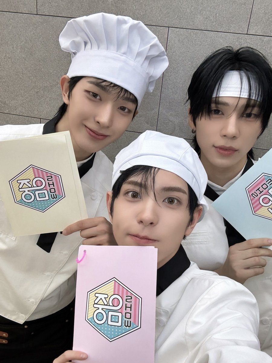 MBCMusicCore's tweet photo. 토요일은 우리가 쑈! 음악중씬 요리사~🧑🏻‍🍳❤️‍🔥

#토모야 #TOMOYA 
#소건 #SOGEON
#유키 #YUKI #NEXZ https://t.co/1puEoSlFex