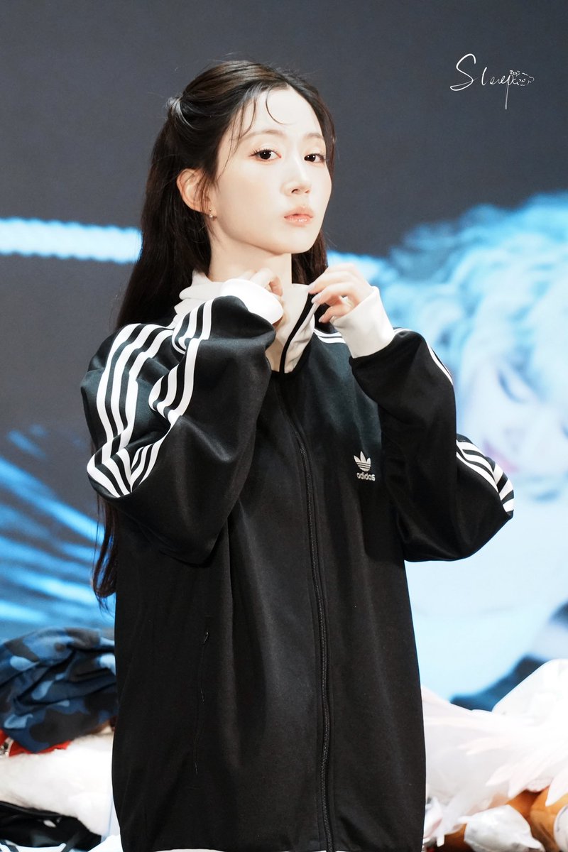 sleep_0520's tweet photo. 260830 MS

#해원 #HAEWON 
#NMIXX #엔믹스 https://t.co/SfrlFWtBRW
