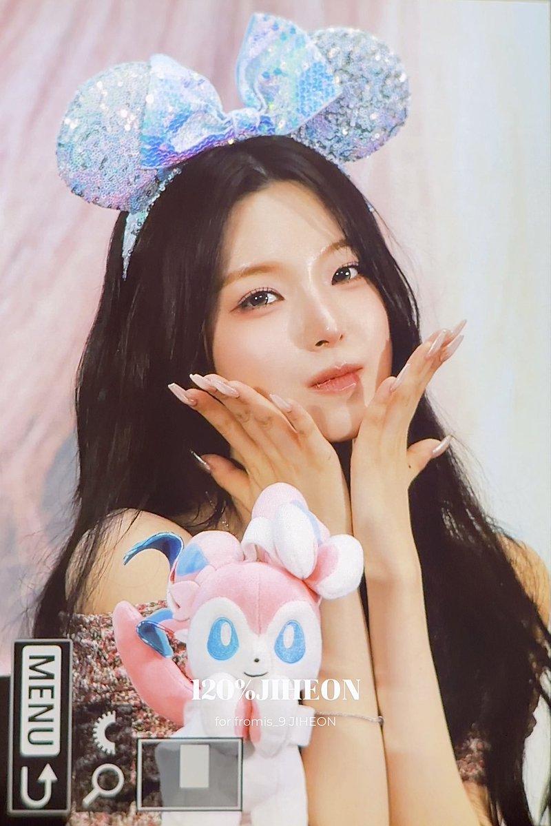 JIHEON_120's tweet photo. 260830 

너무 이쁘시다…….🥹🥹🥹

 #프로미스나인 #fromis_9 #백지헌 #ジホン https://t.co/0V9OSiI2rp