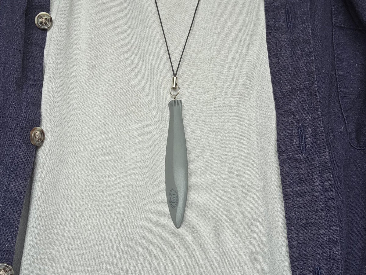 lilyfield_ex's tweet photo. 琵琶湖の上に浮かんでいるアレのペンダントを作りました。普通にペンダントとしても使えますが、浮かべて写真を撮るとあらゆる場所が琵琶湖になります。
#さよララ夏の自由研究 https://t.co/4gx0jddz21