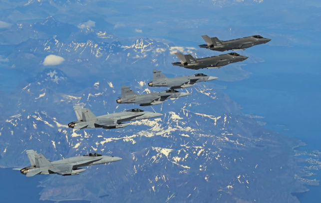 TallbarFIN's tweet photo. One of the world's most capable integrated regional air-power groupings is taking shape on russia's northern flank.

~250 combat aircraft. 159 future F-35s. Gripens. GlobalEye.

Four Nordic air forces increasingly preparing to fight as one. 🧵 https://t.co/pENwMtl8vZ
