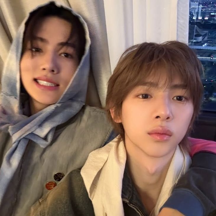 harumancortis's tweet photo. 🦊: looking for coer who'll cheer for my first pitch 
🐢: u have cortis who'll cheer u on tho

MY EOMJJU 😭😭😭😭😭🫂 https://t.co/hmVmq2fvhS