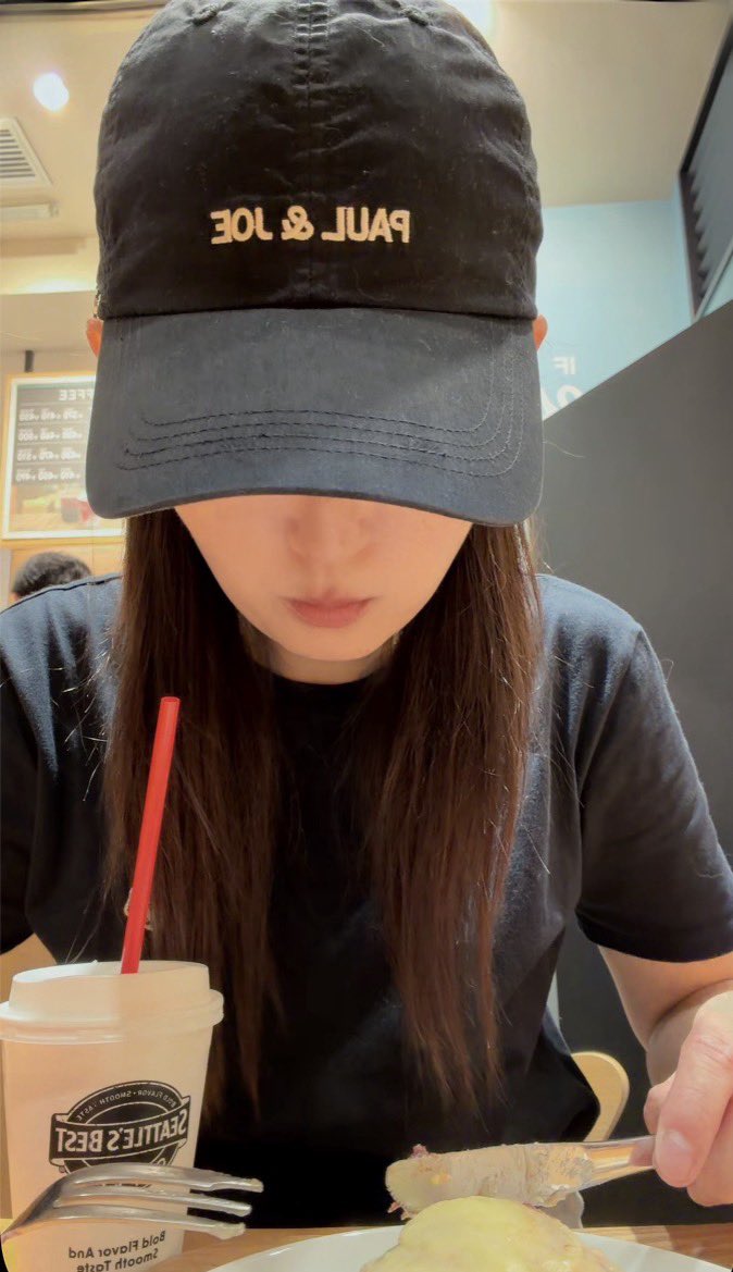 frozenmenma's tweet photo. 昨日は某所に潜入取材でした。
襲われない様に黒の服装で。

しかーし。

つづく��

#福岡滞在
#潜入 https://t.co/Ypo4BYHgvd