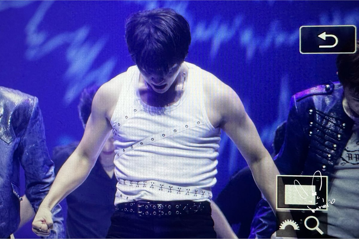wh_marvel's tweet photo. 260830 무한대집회5

#우현 #남우현 #인피니트
#NAMWOOHYUN #WOOHYUN https://t.co/dk2Y05dkxF