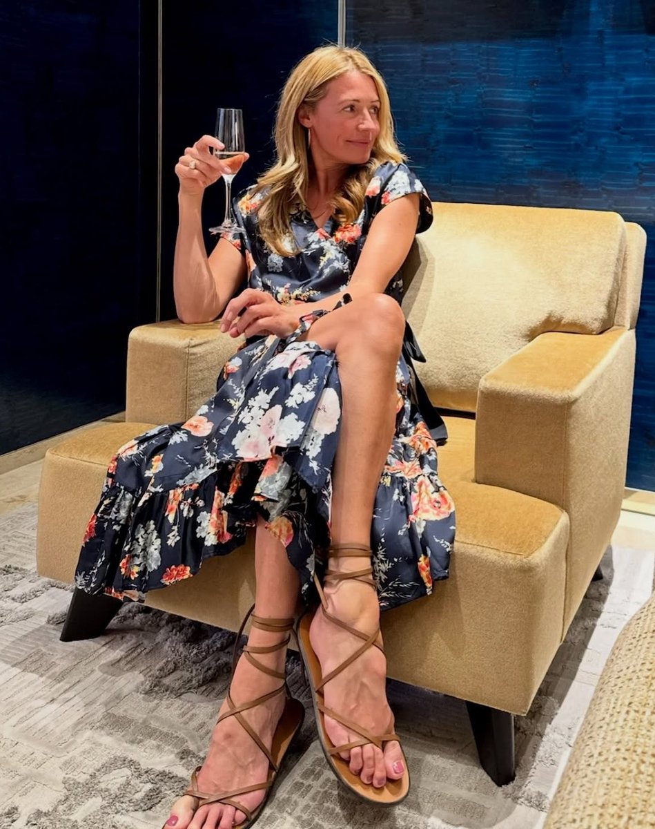 GlamCelebs's tweet photo. Cat Deeley https://t.co/FuBlzw8pnU