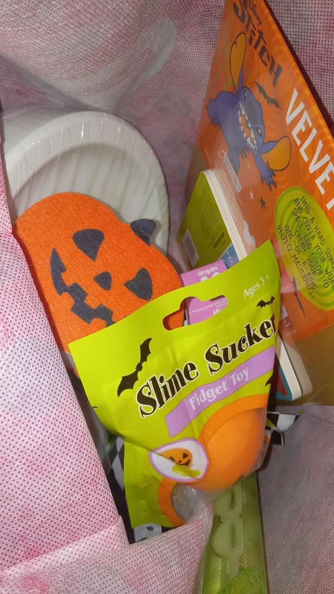 omg_ti's tweet photo. Target run 😉 #halloweenvibes https://t.co/z2cRwv2dzh