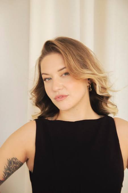 Alienado2019's tweet photo. Hoy en un nuevo capítulo de "Descubriendo a periodistas mamporreros", os presento a Julia Menéndez Quilez (@juliamenendezq ) . La "supuesta" profesional que le pegó un manotazo a una chica que la estaba grabando, en una manifestación por los derechos de los ceutís en Madrid. Esta Joya de la Corona, trabaja y ha trabajado en Malas Lenguas, Mañaneros 360, en Antena 3, La Sexta... incluyendo ser redactora de El País. También ha participado en cortometrajes... Zapatos de tacón cubano (2019) y Laura (2014).

Os dejo las redes de esta choni poligonera agresiva. 

Perfil de X -> https://t.co/nlOH6oDU59
Perfil de Instagram -> https://t.co/3IKqmjR0cw
Perfil de Linkedin -> https://t.co/AH6rXaBjkj
Perfil de Domestika -> https://t.co/2MX9Emz6xf
Perfil de El País -> https://t.co/XB3ENQJLXg
Perfil de Tik Tok -> https://t.co/ylM58ZFTsz 
Perfil de IMDB -> https://t.co/JC62NuqUZG
Perfil de WantedAgency -> https://t.co/PtgyjXX5no
Perfil de Youtube -> https://t.co/JtbfWuKy4g