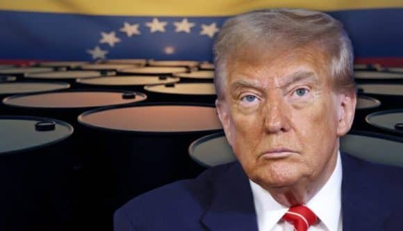 Thiago031102's tweet photo. El presidente Donald Trump ha desatado una ola de controversia al anunciar un acuerdo con la autoproclamada "presidenta interina" de Venezuela, Delcy Rodríguez, para que Estados Unidos tome el control mayoritario de más de 65 mil millones de barriles de petróleo.
#ThiagoInforma https://t.co/MSIwyRus3Z
