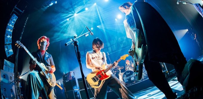 Tokyo_infotv's tweet photo. 🎶 RUSH BALL 2026

🌇 DAY 2 午後のステージ！

THE BAWDIES
The Ravens
THE SPELLBOUND×BOOM BOOM SATELLITES
シンガーズハイ
🔥 ここからさらに熱くなる！

📺 生放送🇯🇵➡ https://t.co/goRsrhDbfd

#RUSHBALL2026 #RUSHBALL https://t.co/EQ2JRlxKYZ