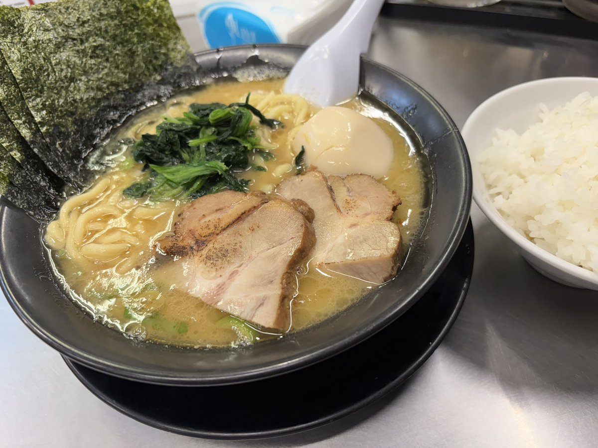 T_man04's tweet photo. ｱﾞｱﾞｱﾞｱﾞｱﾞ
家系ラーメンがうまﾞいﾞ https://t.co/KzGpZgEl31