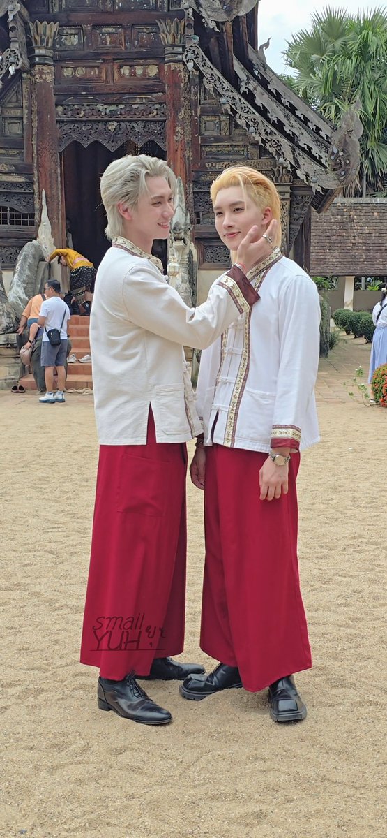 smallyuh's tweet photo. 🕌

BN DESTINY IN CHIANGMAI
#BossNoeulCNXFanTripD2 https://t.co/fc0gbbBSK6
