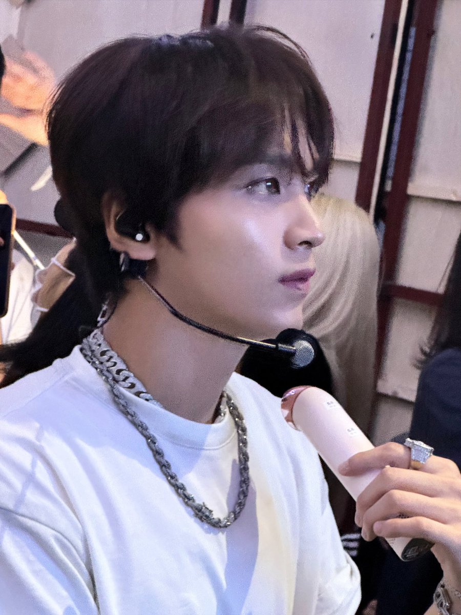 thesalee3's tweet photo. นี่คือคนที่ไม่ต้องหามุม เพราะทุกมุมเป็นมุมของฮี 😭😭 https://t.co/C6f3d0Gqbq