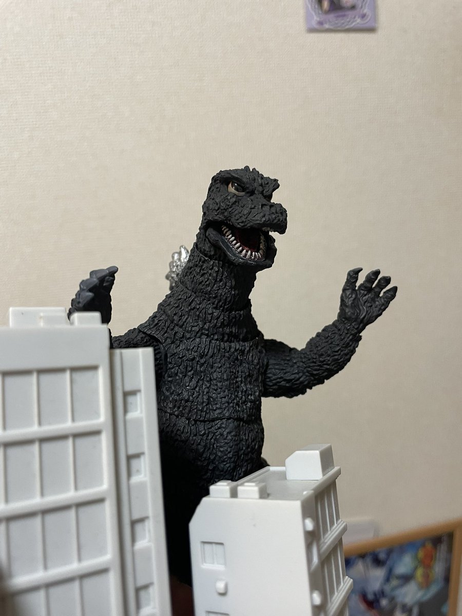 DAIzillas's tweet photo. チタノザウルスが倒されたとしても、ゴジラもまた力を失うだろう…

本当に…？
#MonsterArts
#ゴジラ https://t.co/GeMQaOOofC