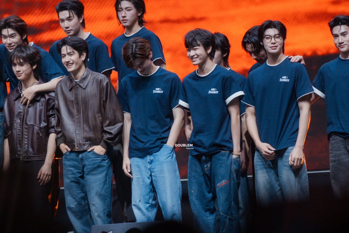 _Mmeeee's tweet photo. อ่อออเรื่องของเรื่องคือ น้องนันหันมาเห็นเพื่อนเวฟล้วงกระเป๋า ก็เลยทำตามหรอ แต่พี่ชายน้องเวฟเป็นไรมั้ยหนะ https://t.co/WniO7K0A7B