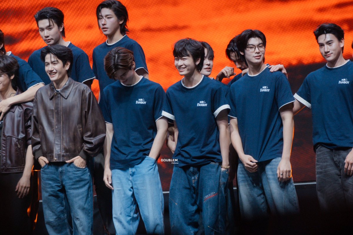 _Mmeeee's tweet photo. อ่อออเรื่องของเรื่องคือ น้องนันหันมาเห็นเพื่อนเวฟล้วงกระเป๋า ก็เลยทำตามหรอ แต่พี่ชายน้องเวฟเป็นไรมั้ยหนะ https://t.co/WniO7K0A7B