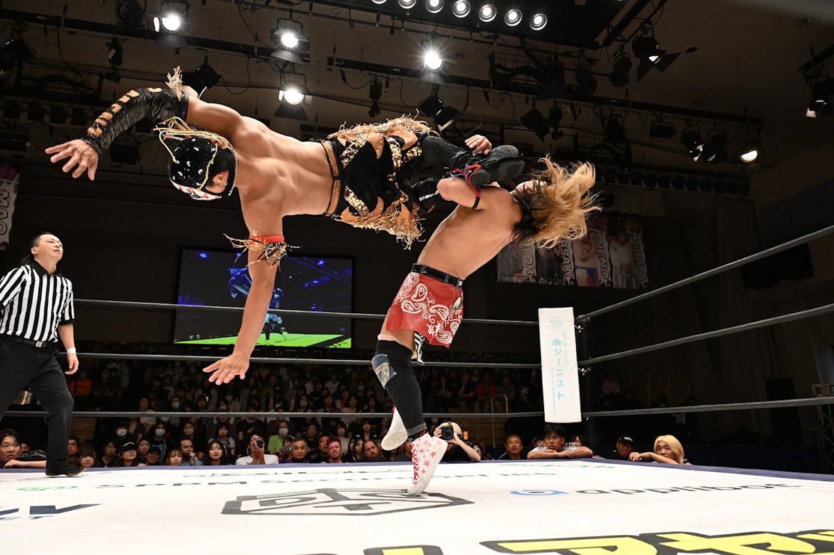 o_menz_official's tweet photo. 【ベルト奪還ならず】

初タイトルマッチに挑みましたが
勝利は飾れず悔しい結果に…ですが！
試合直後にアイアンマンヘビーメタル級のベルトを奪取🔥

プロレスラー隈取は
今後もDDTの一員として団体を盛り上げます！ご期待ください💪

本日は温かい声援をありがとうございました✨

#OMENZ
#ddtpro
#般若も涙