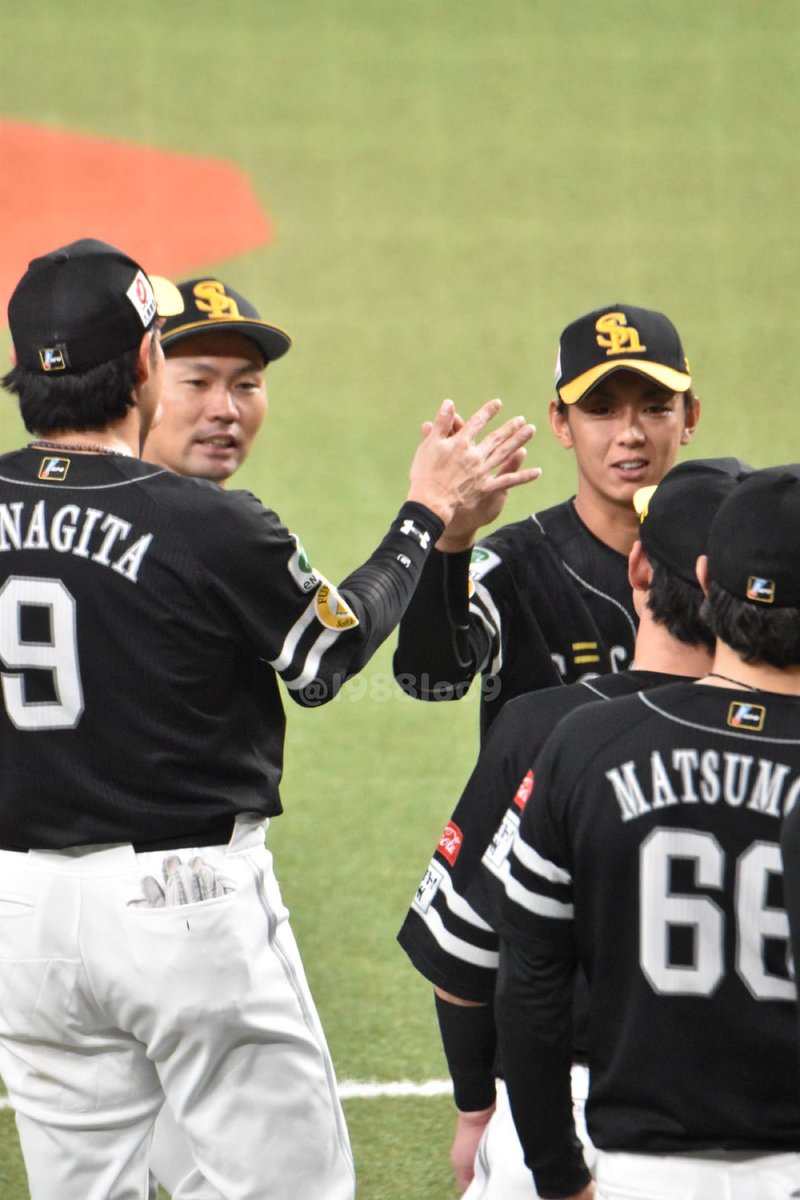 l988loo9's tweet photo. ハイタッチ並んでたの😭😭🫶🏻
⠀ ⠀ ⠀ ⠀ ⠀ ⠀
2026.08.30 #sbhawks #柳田悠岐
#中村晃 #今宮健太 #牧原大成 https://t.co/Z9qpF5bPIn