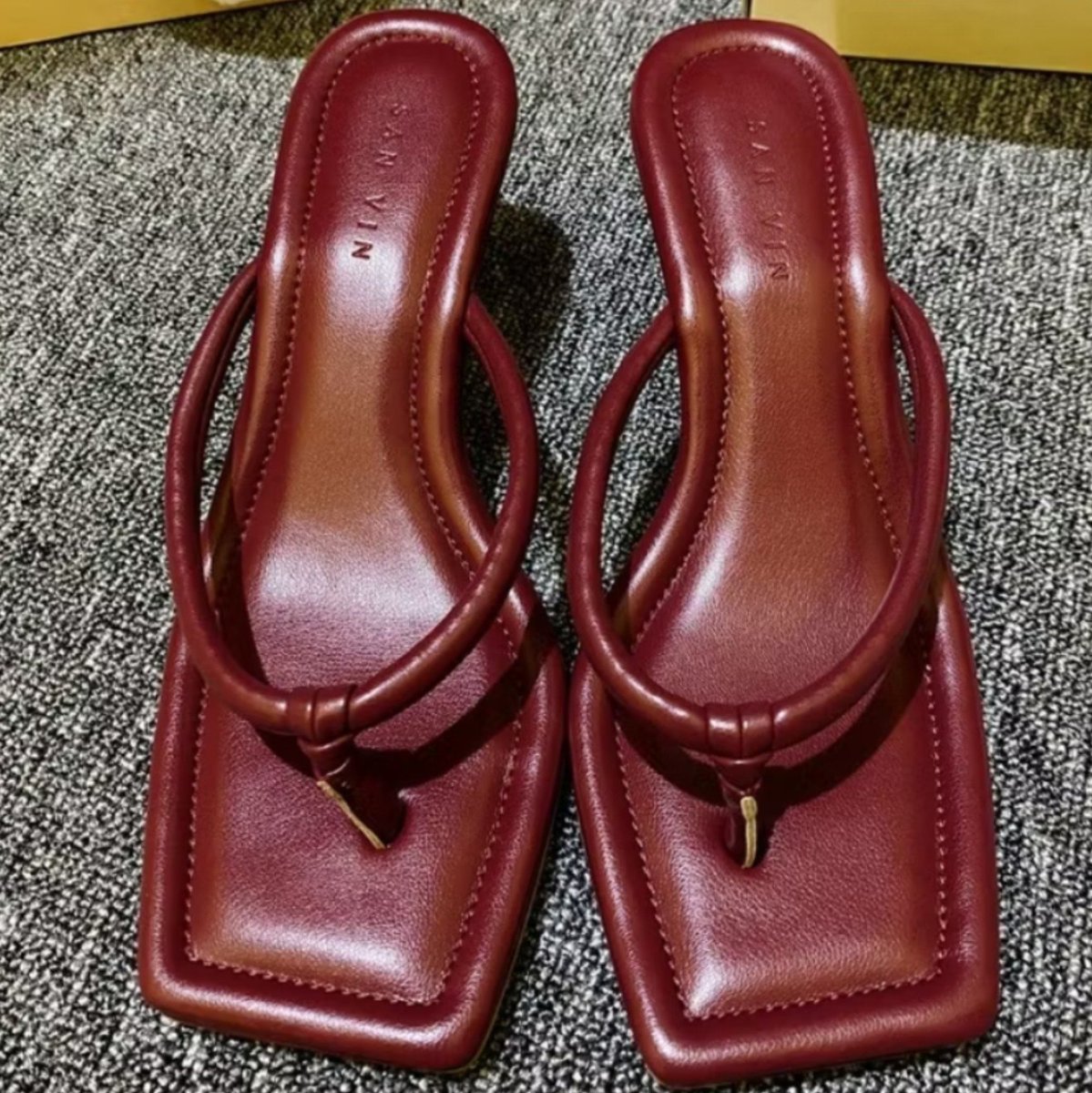 Kunoyakangkang's tweet photo. HEELS TERUNIK BRAND LOCAL LAGI 😭🙇‍♀️ https://t.co/8VFaL0AvG4