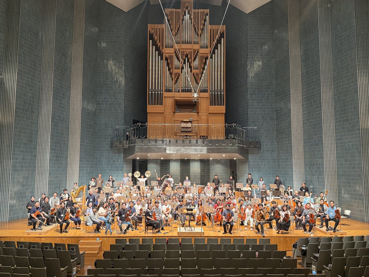 jugend_phil's tweet photo. 📯第5回福島公演終演しました🎻
ご来場いただいた皆様、本日はお足元の悪い中ありがとうございました！！
演奏会は楽しんでいただけましたでしょうか？

2年振りとなる福島での公演、とっても楽しかったです！
現地では、沢山の方々にお力添えをいただき公演が成功出来ました。心よりお礼申し上げます🙌

本番終了後は、FTVジュニアオーケストラの皆さんと交流会も行いました！
今回の共演をきっかけに、大人になっても楽器やオーケストラを続けて行きたいと、少しでも思ってもらえたら、団としてもそれほど嬉しいことはありません😊✨

FTVジュニアオーケストラの皆さんの音楽生活が、今後も楽しく、より充実したものになりますよう
団員一同お祈り申し上げます。