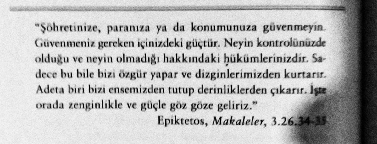 quamcogitas's tweet photo. "Şöhretinize, paranıza ya da konumunuza güvenmeyin. Güvenmeniz gereken içinizdeki güçtür. Neyin kontrolünüzde olduğu ve neyin olmadığı hakkındaki hükümlerinizdir." https://t.co/vaD9kvgOUG