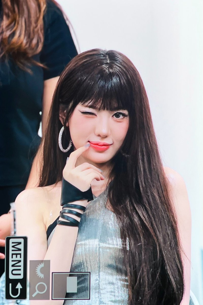 lsb_sui's tweet photo. 260830 #KiiiKiii #키키 #SUI #수이 #スイ@We_KiiiKiii https://t.co/qS4bNNC666