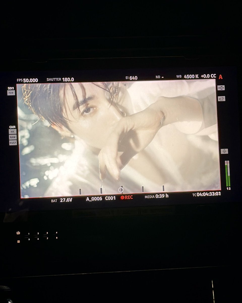 bluepongtiwat_'s tweet photo. Low light, high mood https://t.co/ZEkcHvkc9W