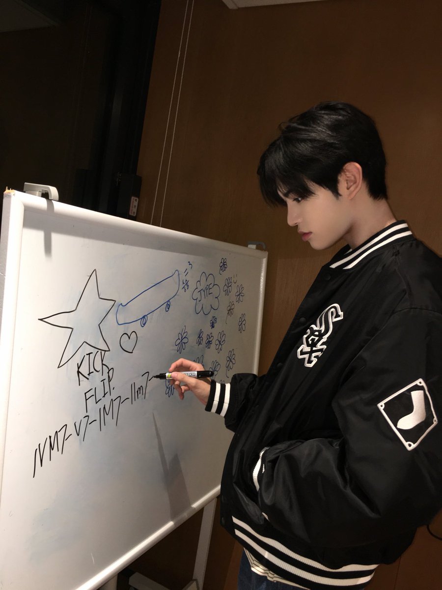 anzxinn's tweet photo. 어디대학가면되나요 https://t.co/6fx3MYkLRI