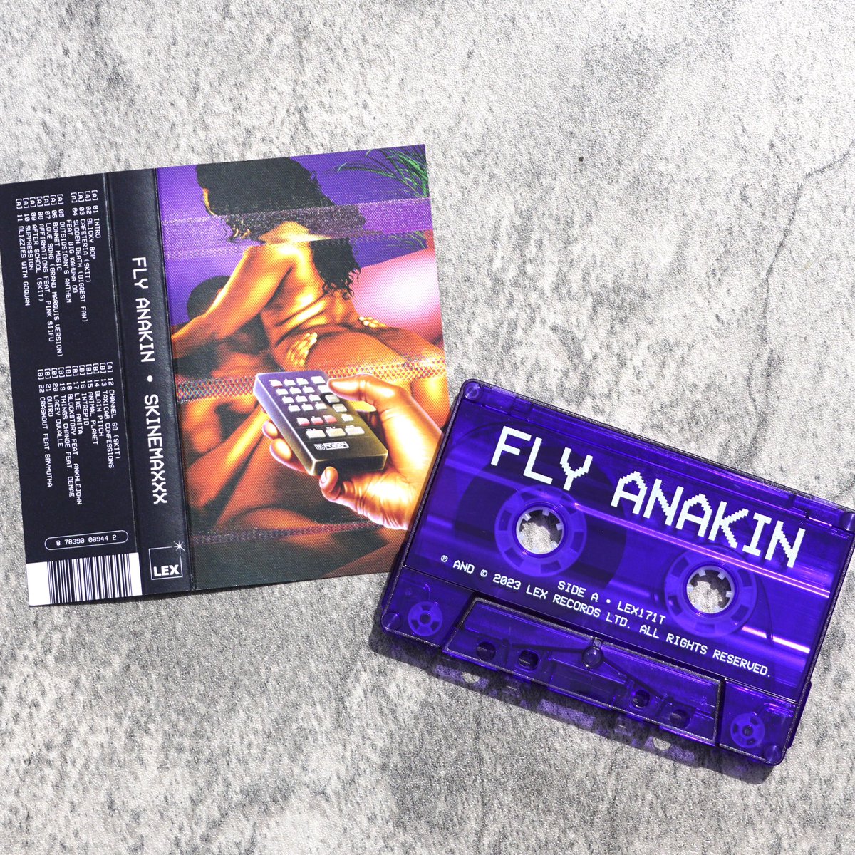 TapeOdd's tweet photo. Fly Anakin’s Collections In Stock!!!
@flyanakin  
アンダーグラウンドHIPHOPクルーであるMutant AcademyやPink Siifuとのユニット、Fly Siifuとしても知られている現行アンダーグラウンドHIPHOPを代表するラッパー/プロデューサーのFly Anakinのアルバムが入荷🎮

https://t.co/y6XmeaqJWO https://t.co/zRklnTMPXa