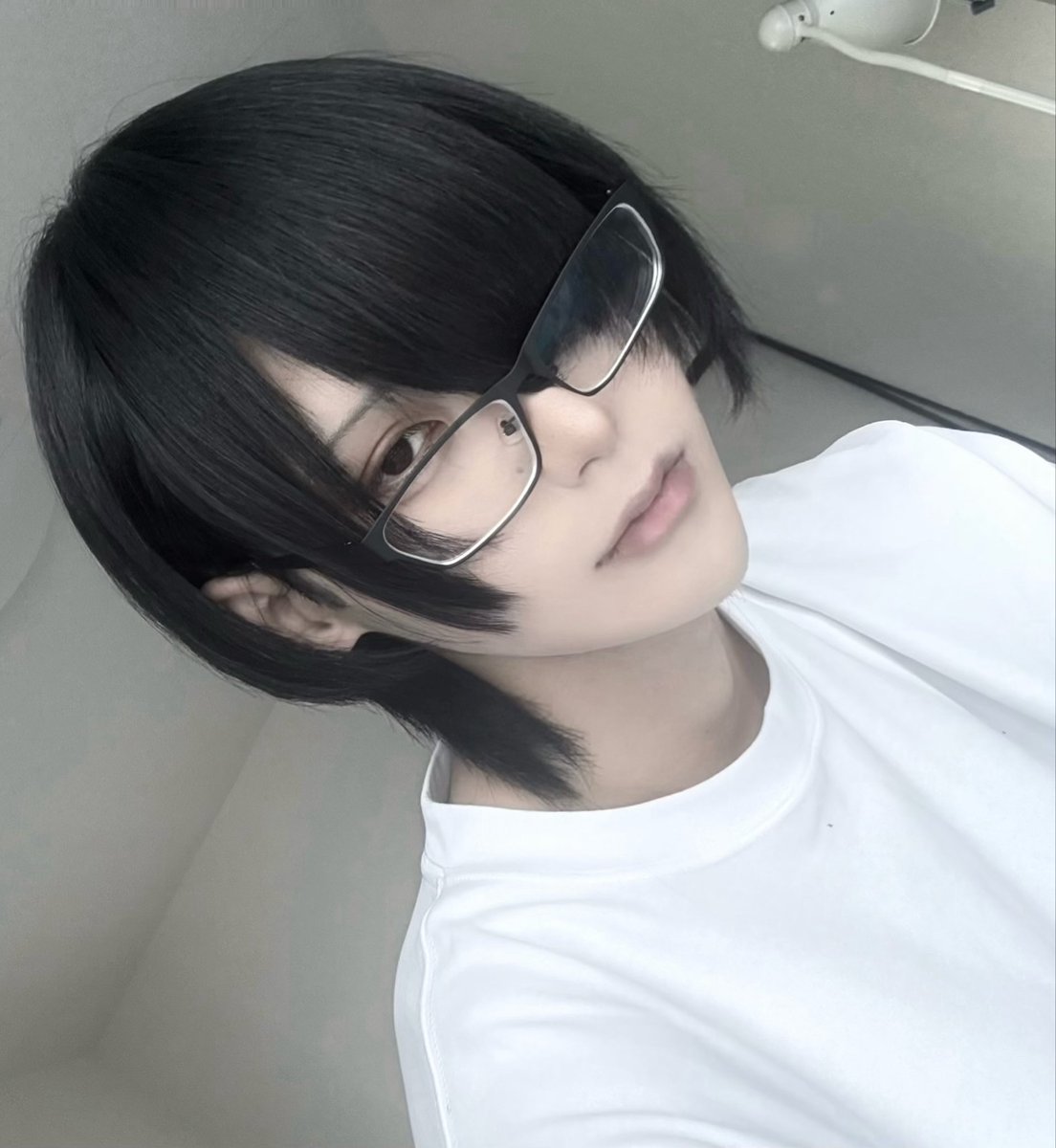 vanitasdiary's tweet photo. 色んなメガネ姿 https://t.co/FFzCgrWW2y