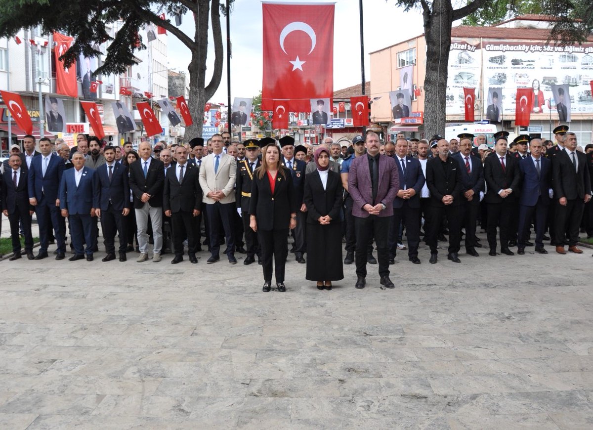 Ghk_Kaymakam's tweet photo. 🇹🇷 30 Ağustos Zafer Bayramı 

30 Ağustos Zafer Bayramı’nın 104. yıl dönümü münasebetiyle düzenlenen çelenk sunma töreni ve tebrik programı, Kaymakamımız Büşra GÜNEŞ, Belediye Başkanı Zehra ÖZYOL, ilçe protokolü ve siyasi parti ilçe başkanlarının katılımlarıyla gerçekleştirildi. https://t.co/S0tBQPv9px