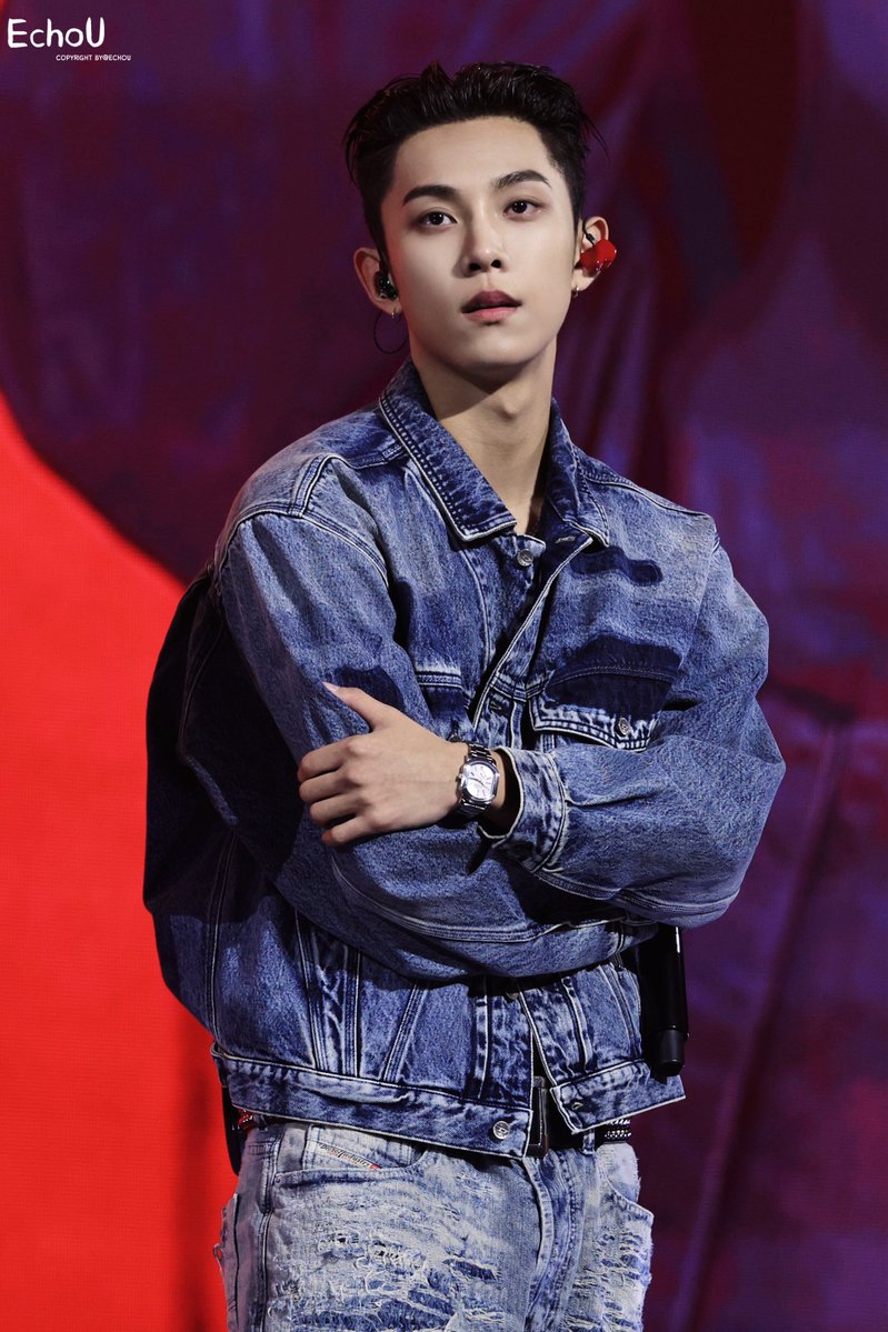 EchoU_6's tweet photo. 20260830 박재범 콘서트

#LNGSHOT #롱샷 #RYUL #률 https://t.co/3cx4jHnFNG