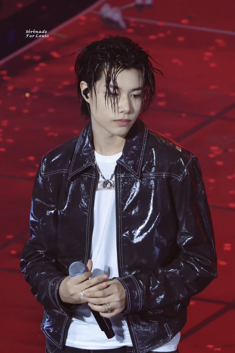 moon_ren17's tweet photo. SO CUTE 🤧🖤

Cr pic: @.serenade_51
#루이 #LOUIS #롱샷 #LNGSHOT https://t.co/YPY4psRKGG