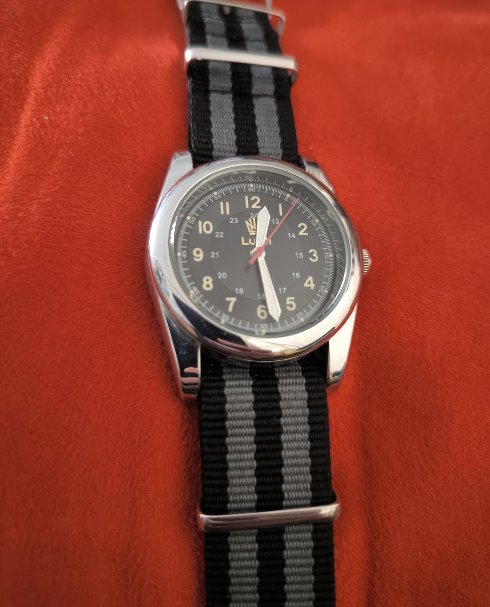 District_001's tweet photo. @Nora_Achab Yep, this is the latest one I built. I’ve never shared one of my watches on social media before, so this is a first 😅
I have to admit, seeing my own name on something I built with my hands felt pretty special❤️ https://t.co/ZuIziF5zOs