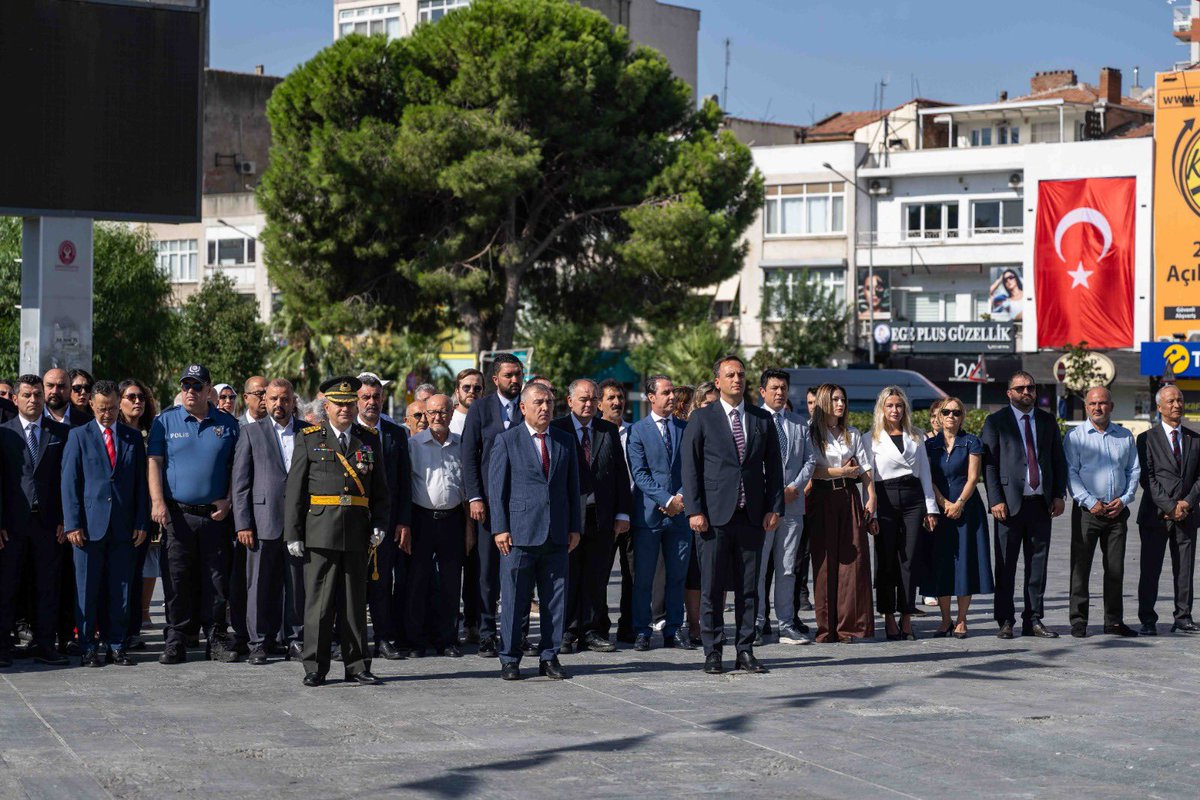 omereskichp's tweet photo. 30 Ağustos Zafer Bayramımızın 104’üncü yıl dönümü dolayısıyla düzenlenen resmi törene katılarak Büyük Zaferimizin gururunu hep birlikte yaşadık. Başta Gazi Mustafa Kemal Atatürk olmak üzere tüm milli mücadele kahramanlarımızı saygıyla anıyorum. Bayramımız kutlu olsun! 🇹🇷 #30AğustosZaferBayramı